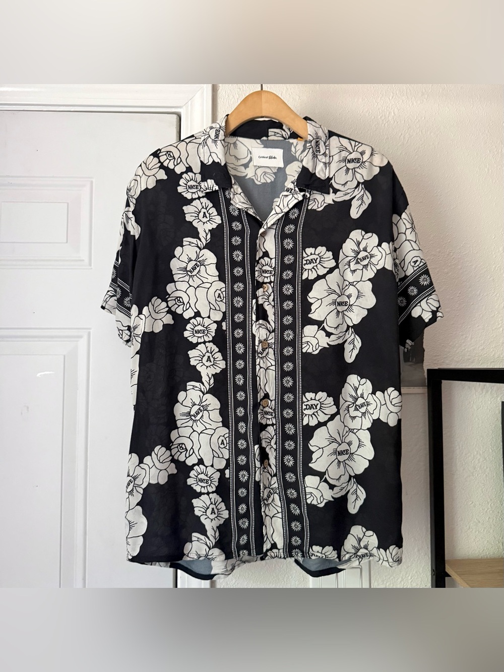 CRITICAL SLIDE black white floral rayon short sleeve button up shirt